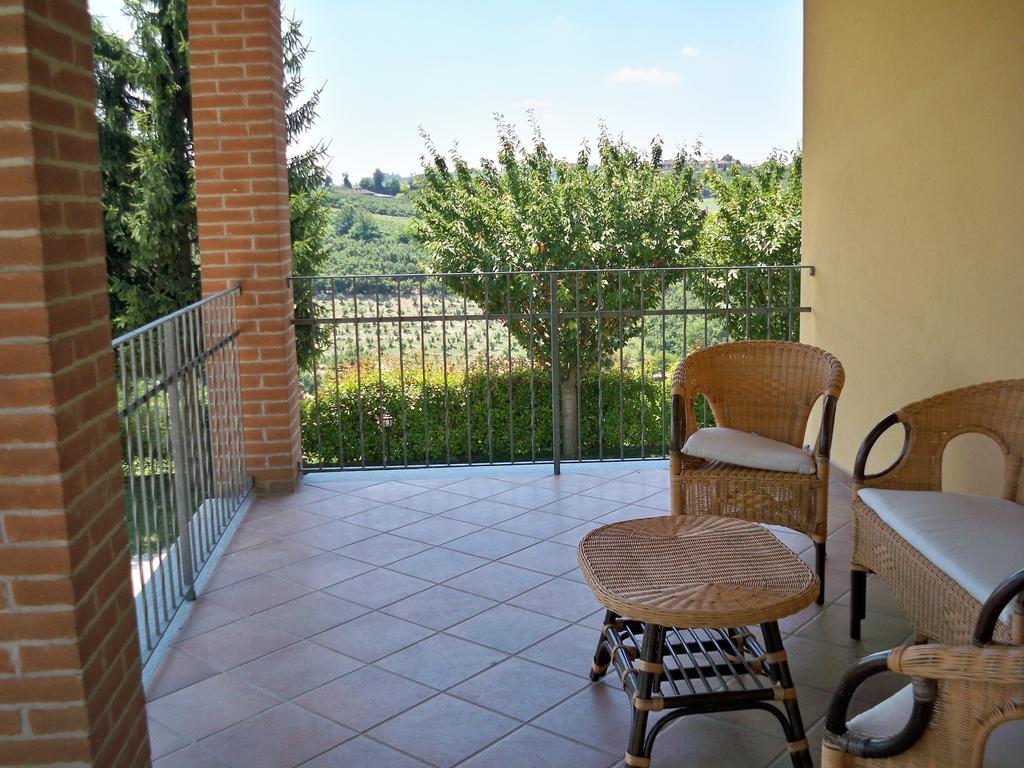 Cascina La Corte Bed & Breakfast Neive Exterior photo